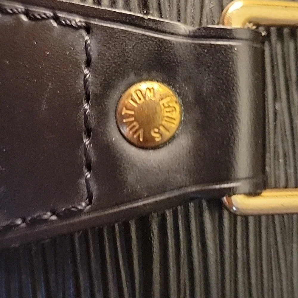 LV Speedy 30 in  Black Epi - Picture 8 of 11
